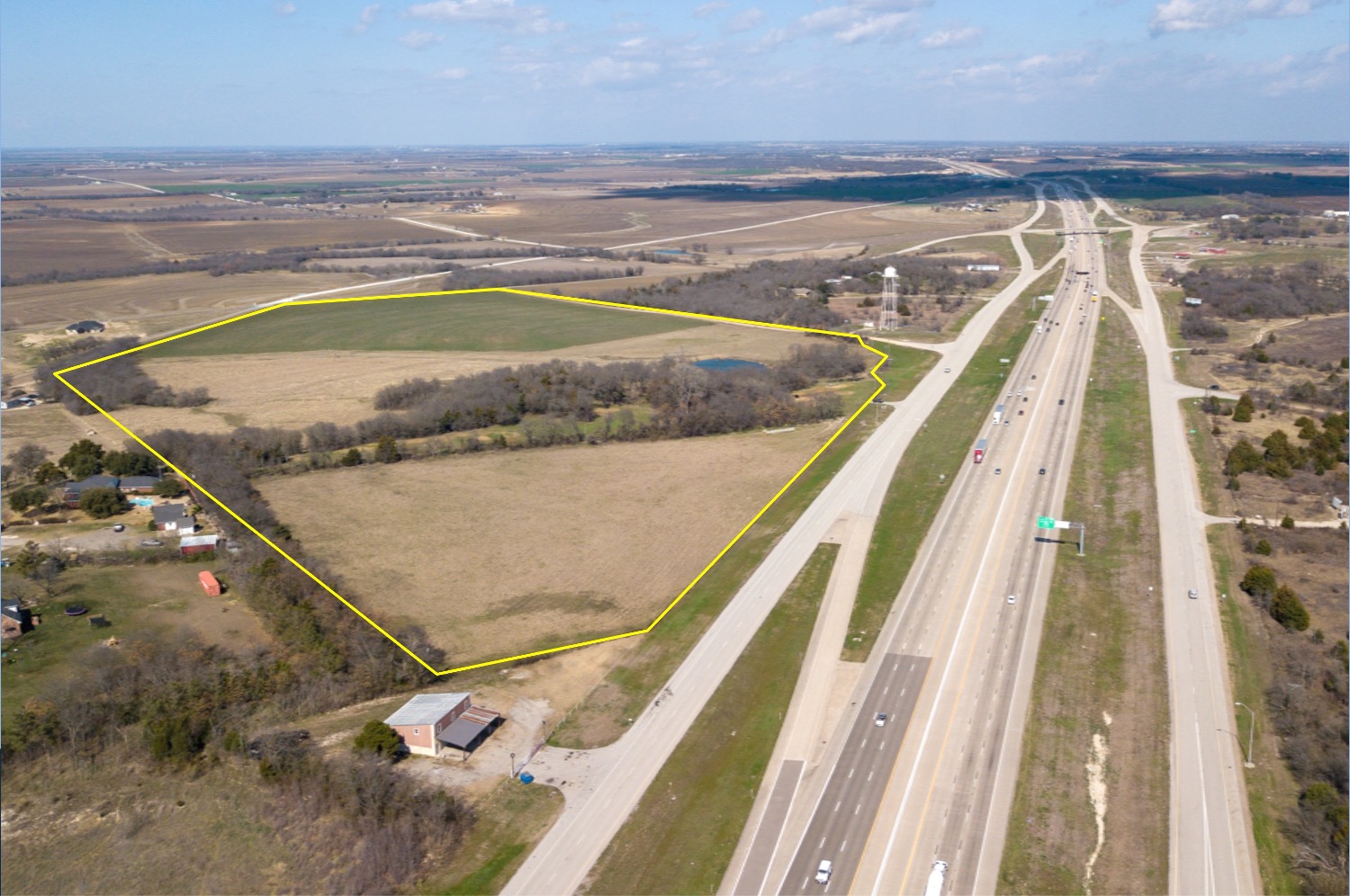 aerial photo of land on Interstate 35