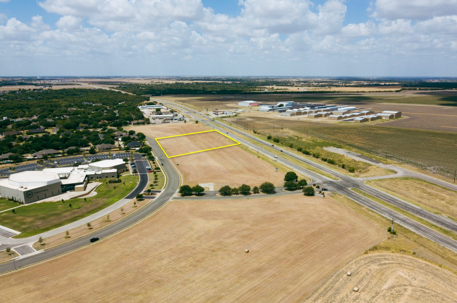 commercial development land in US Highway 84 in McgGregor Texas